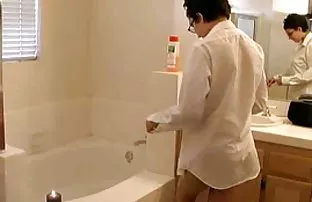 XXX आणते स्वत: ला भावनोत्कटता