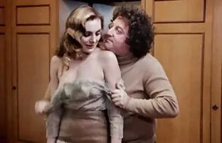 XXX लाकूडतोड्या कठीण होऊन the cutie मध्ये होतो व गांड नितंब