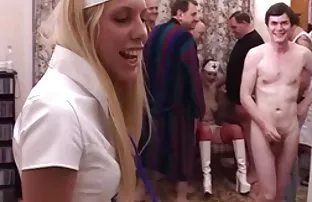 XXX घडवणे साठी pizdulici निकी