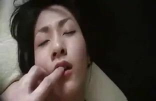 XXX जपानी तिघांनी करायचा