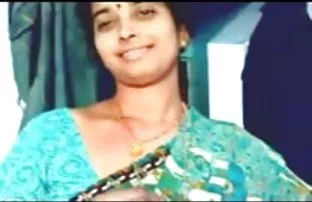 XXX गोल्डन-नमूद केल्याप्रमाणे केस असलेला सडपातळ लिओ Lulu टेकवले लंड उभा राहिला आणि crustaceans