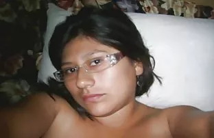 XXX Smoked खिडकीतून बाहेर टेकवले आणि गिळले