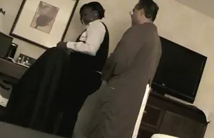 XXX तरुण दाट तपकिरी रंगाचे केस ख्रिस्ती येथे घडवणे