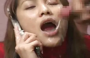 XXX कामौत्तेजित होणे पती Fucks स्वयंपाकघर मध्ये त्याच्या सुंदर पत्नी