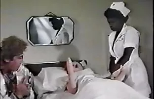 XXX दोन हजार युरो चष्मा लावलेला विद्यार्थी मान्य नाही फक्त कपडे उतरवणे