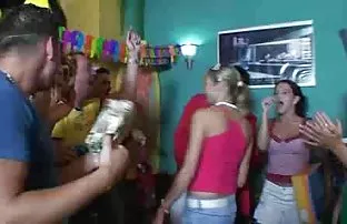 XXX व्हिडिओ Striptease