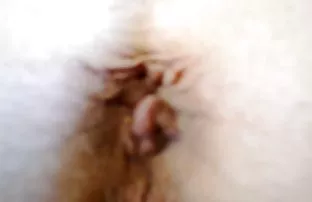 XXX नग्न मुलगी dreadlocks वागणे वर छप्पर