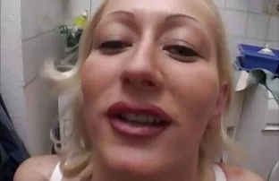 XXX जपानी स्त्री Fucks दोन पुरुष