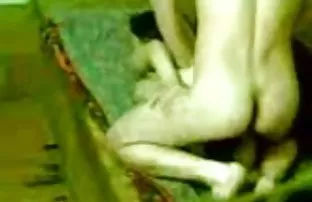 XXX दूध हाडकुळा बदलले शौचालय त्याचे तोंड उघडा