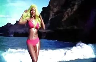 XXX नग्न आणि मांजर सह खेळताना